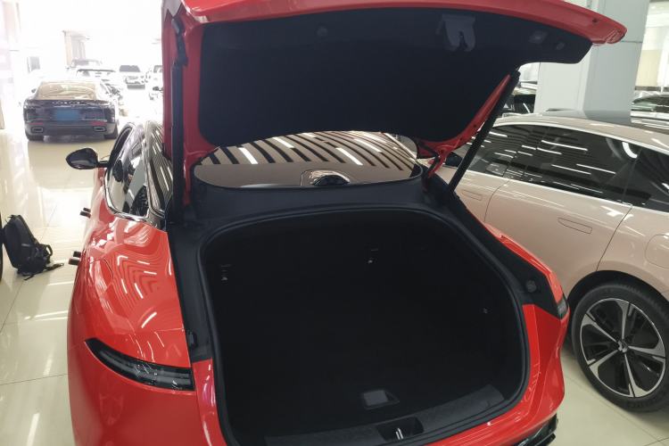 Used Avatr 06 2025 Pro Range-Extended Edition Trunk