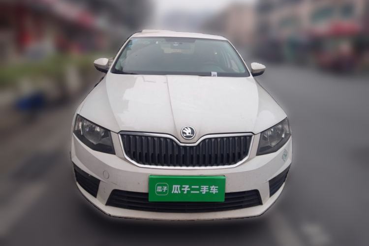 Used Skoda Octavia 2015 Classic Model 1.6L Manual Eado Version
