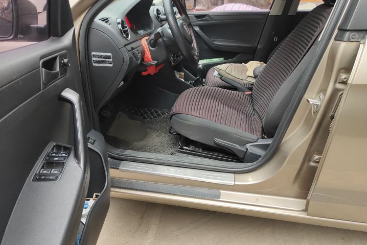 Used Volkswagen Jetta 2017 1.5L Manual Fashion Edition
