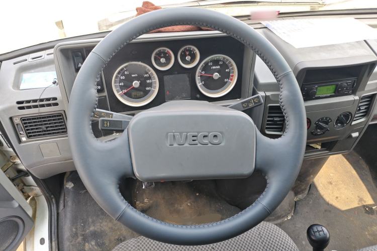 Used Iveco Daily 2014 2.5T-A35 NJ6484ACM47Z4
