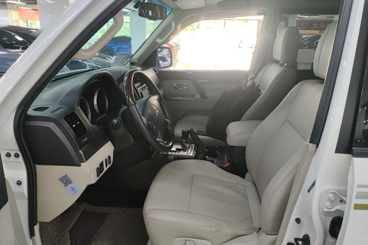 Used Mitsubishi Pajero (Parallel Import) 2017 V97 3.8L 5-Door GLS Model with Sunroof – U.S. Specification