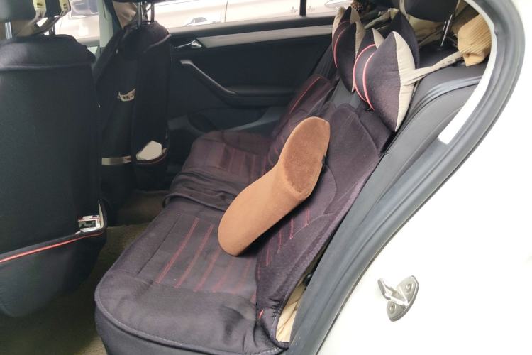 Used Volkswagen Jetta 2015 Value Edition 1.6L Automatic Comfort Version Left Rear Seat