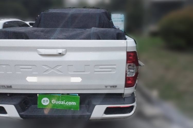 Used SAIC MAXUS T70 2021 2.0T Facelift Diesel Manual Two-Wheel Drive Entry-Level Version with Long Bed and High Ground Clearance
