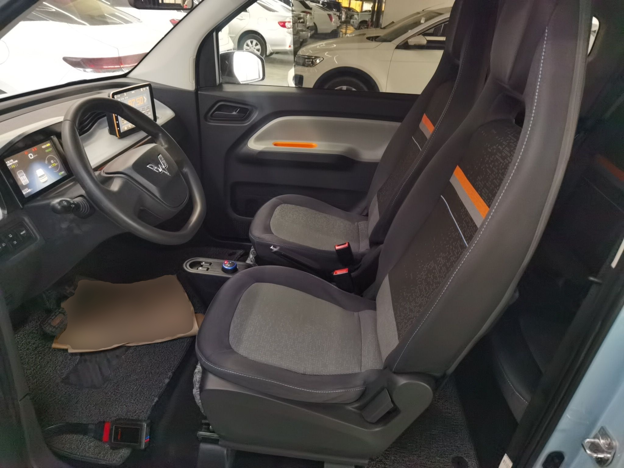 Переднее сиденье в автомобиле