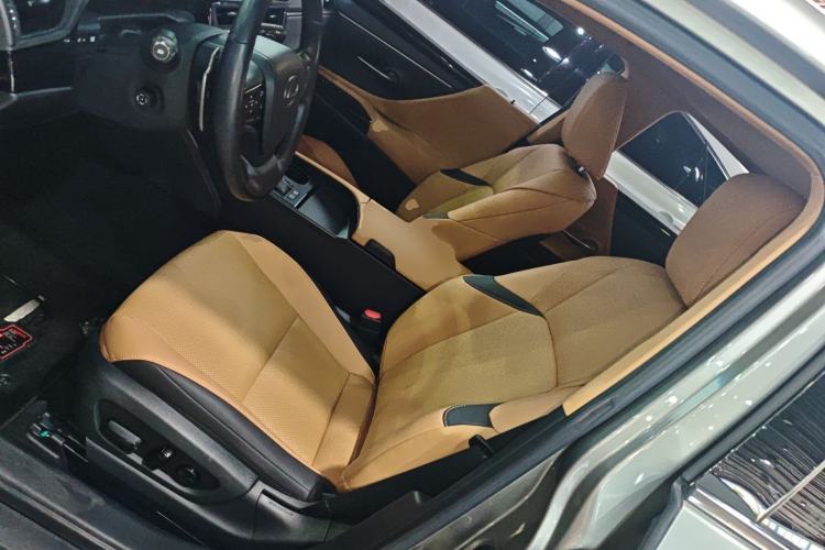 Used Lexus ES 2022 300h Excellence Edition
