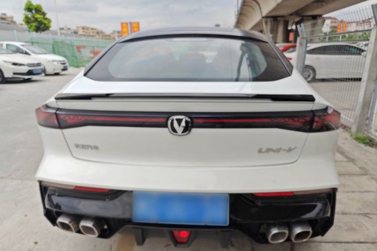Used CHANGAN UNI-V 2024 1.5T High-Energy Version Rear