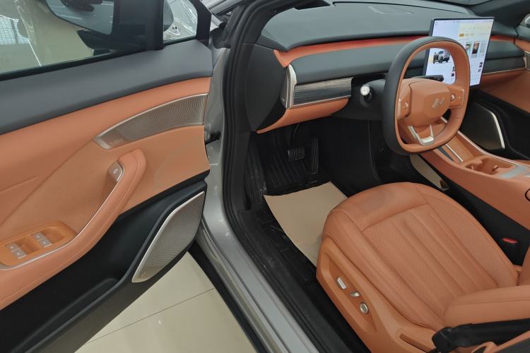 Used ONVO L60 2024 60 kWh Rear-Drive Version