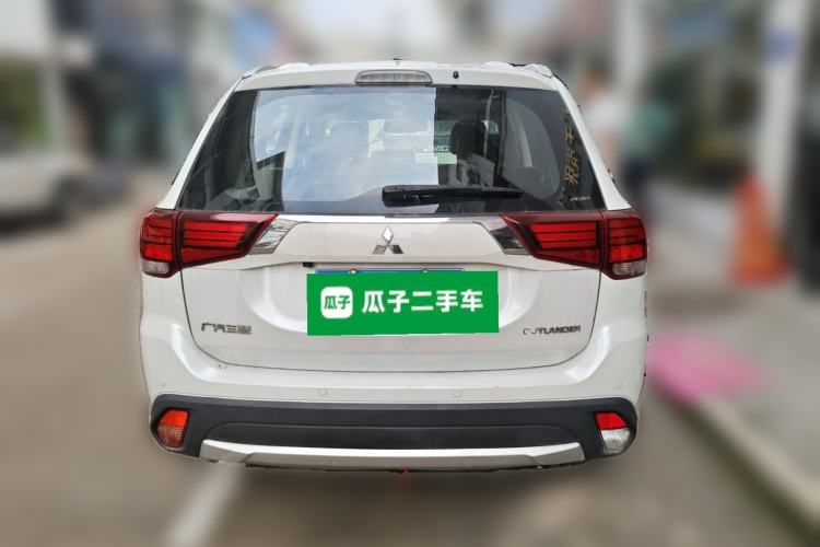 Used Mitsubishi Outlander 2016 2.4L 4x4 Luxury Edition 7-Seater Rear