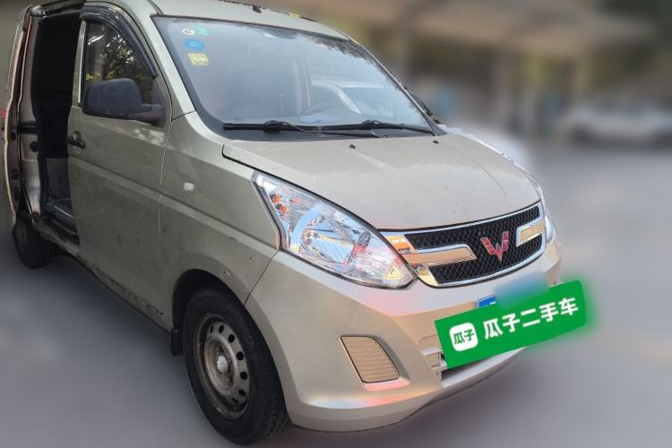 Used Wuling Rongguang V 2016 1.5L Practical Version Front Right 45 Deg