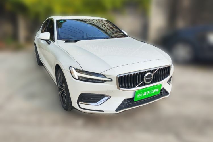 Used Volvo S60 2023 B4 Zhiyuan Luxury Edition
