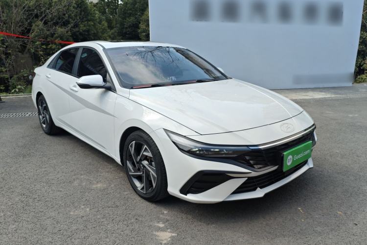 Used Hyundai Elantra 2023 1.5L CVT LUX Prestige Edition
