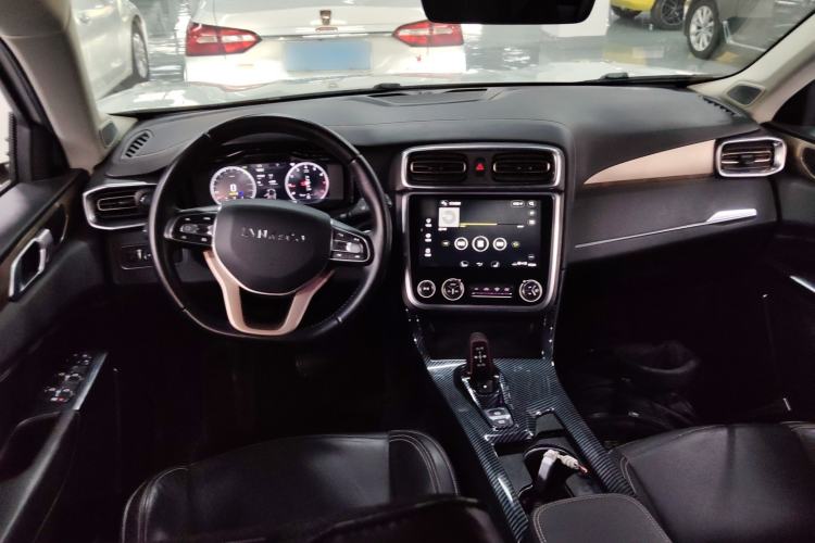 Used Lynk & Co 01 2017 2.0T Two-Wheel Drive Pro Edition Center Console