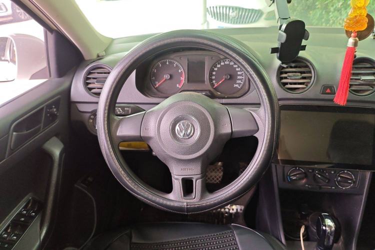 Used Volkswagen Jetta 2015 Value Edition 1.6L Automatic Fashion Version Steering Wheel