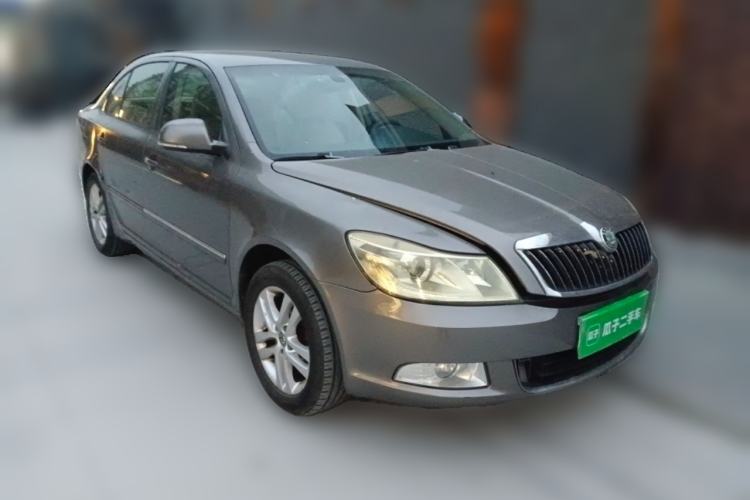 Used Skoda Octavia 2013 1.6L Automatic Yijun Edition Front Right 45 Deg
