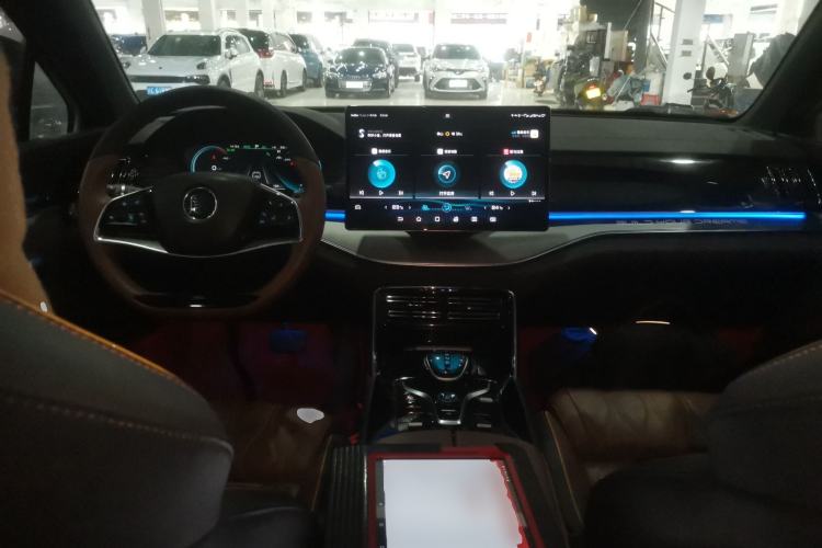 Used BYD Tang New Energy 2021 DM 2.0T Four-Wheel Drive High-Performance Flagship Model Center Console