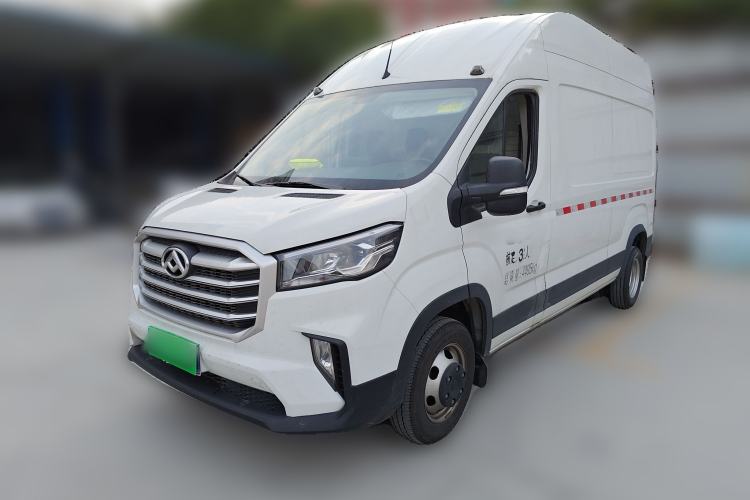 Used SAIC MAXUS Xintu V90 2024 Zhiyun 2.0T Manual Rear-Drive Extended-Wheelbase Ultra-High-Roof Model with Dual Rear Tires and 3 Seats