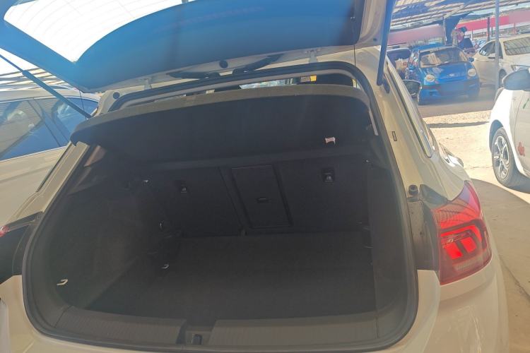 Used Volkswagen T-ROC 2020 230TSI DSG Two-Wheel Drive Advanced Version Trunk