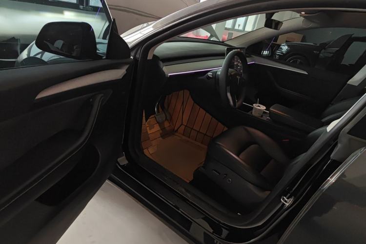 Used Tesla Model Y 2023 Rear-Wheel-Drive Version
