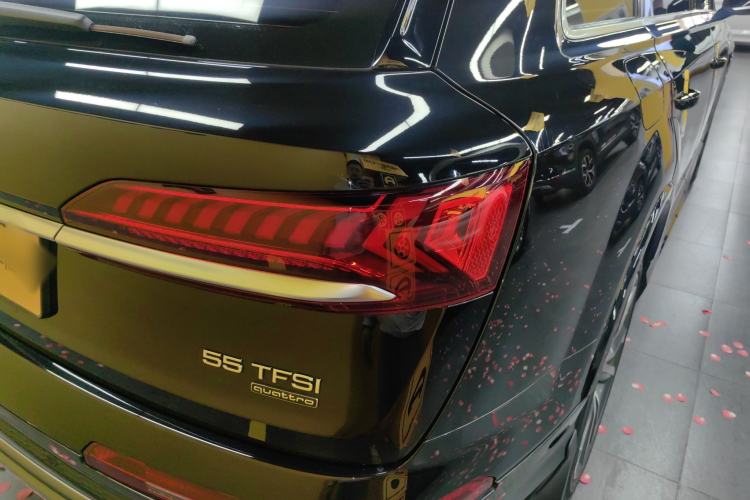 Used Audi Q7 2022 55 TFSI quattro S line Sport model