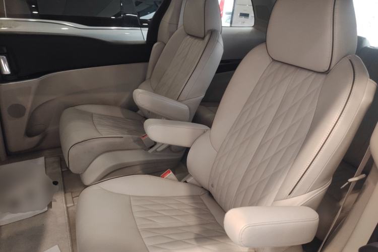 Used Buick GL8 2021 Land Cruiser Executive Class 652T Luxury Model