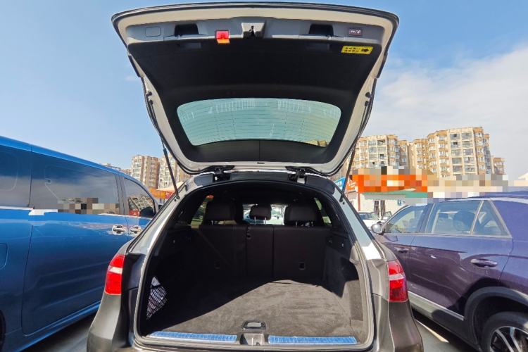 Used Mercedes-Benz GLC 2018 Facelift GLC 260 4MATIC Luxury Edition Trunk