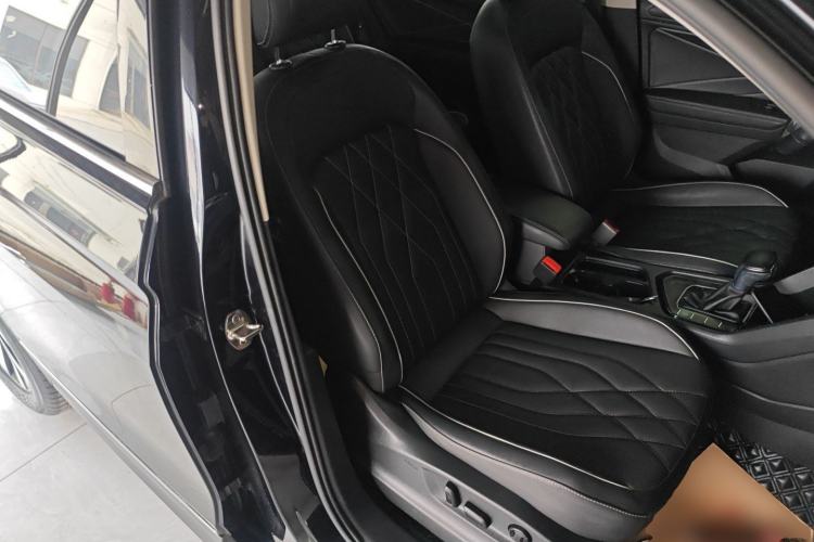 Used Volkswagen Tiguan L 2022 330TSI Automatic Two-Wheel Drive Smart Edition