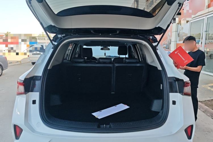 Used Wuling Asta 2022 2.0L DHT Electric-Speed Version Trunk