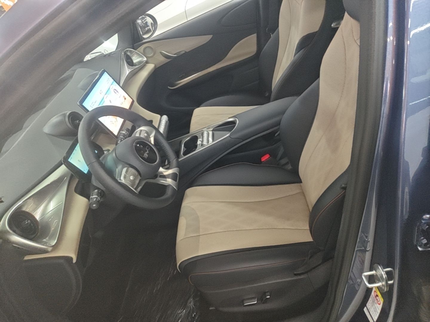 BYD Dolphin 2025 420km Free Edition — снимка 17