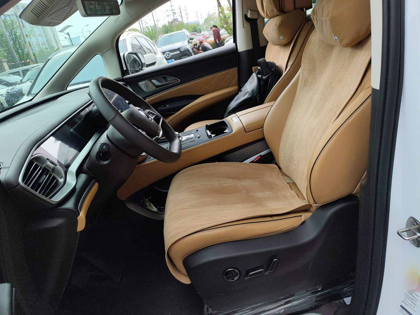 Переднее сиденье в автомобиле