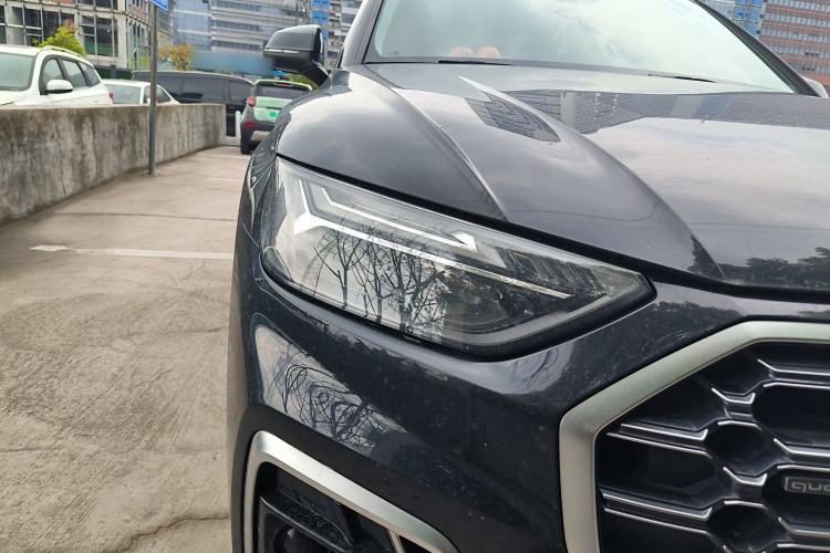 Used Audi Q5L Sportback 2022 40 TFSI Luxury Model Right Front Headlight