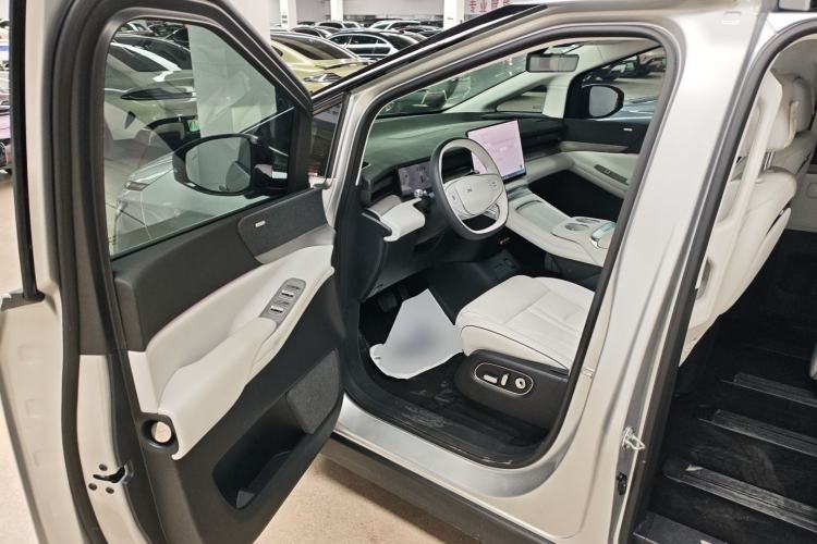 Used XPeng X9 2024 702 Ultra-Long Range Pro