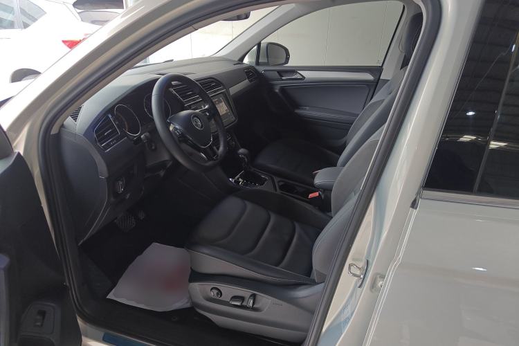 Used Volkswagen Tiguan L 2019 Revised 330TSI Automatic Two-Wheel Drive Smart & Luxury Edition China VI Standard