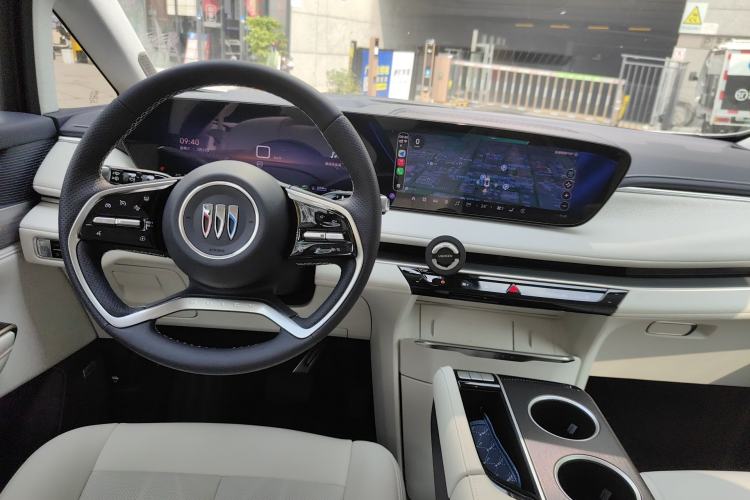 Used Buick GL8 New Energy 2026 Model Lu Zun Prestige Edition Center Console