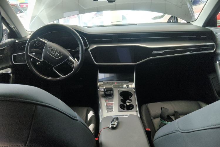 Used Audi A6 2020 Avant Futurist 40 TFSI Luxury Dynamic Model Center Console