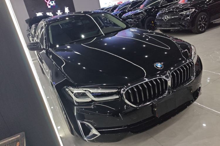 Used BMW 5 Series 2023 530Li Leading Edition Luxury Package Front Right 45 Deg