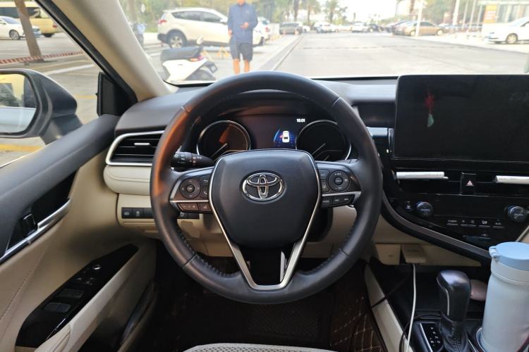 Used Toyota Camry 2021 2.0G Luxury Edition
