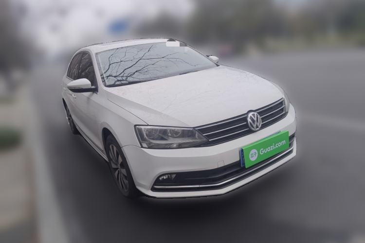 Used Volkswagen Sagitar 2017 230TSI Automatic Comfort Version Front Right 45 Deg