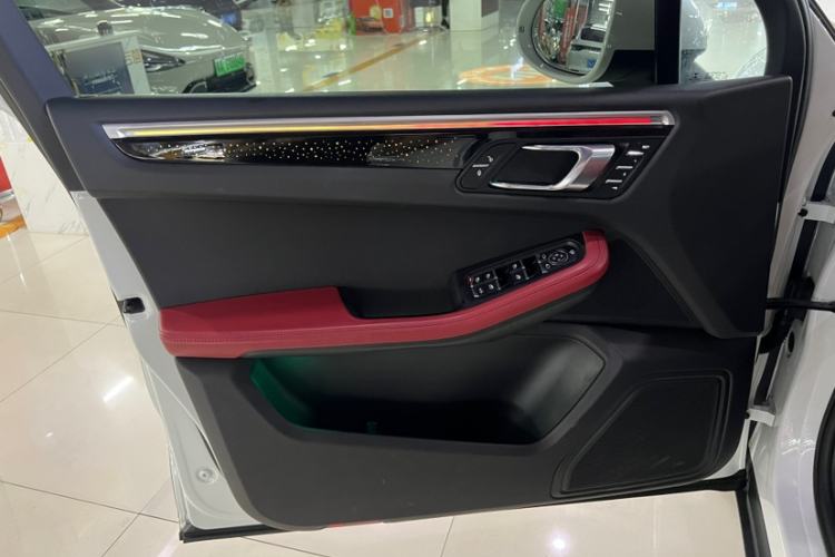 Used Porsche Macan 2018 Macan 2.0T Interior 9