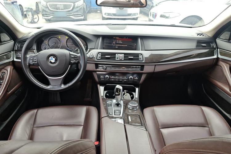 Used BMW 5 Series 2014 525Li Luxury Design Package Center Console