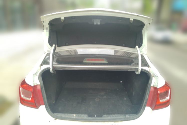 Used Chevrolet Cruze 2015 1.5L Classic SL MT Trunk