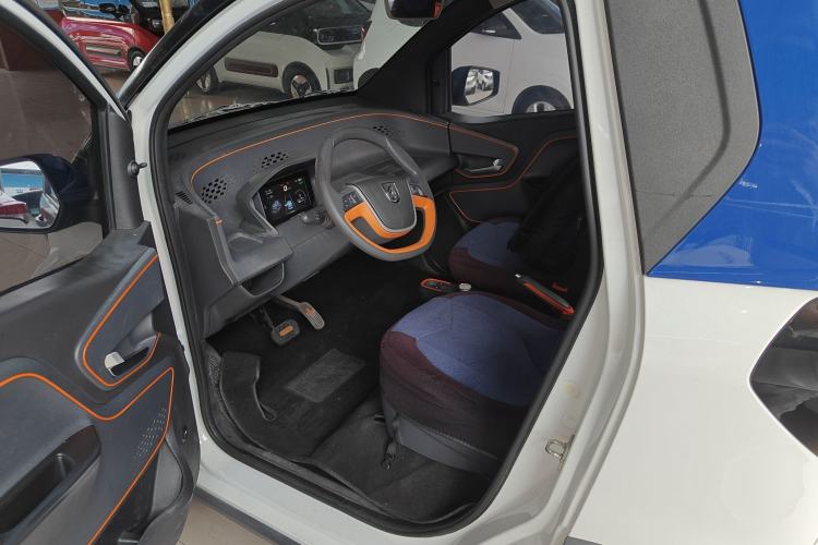 Used Baojun E100 2019 250KM Smart Drive Edition Left Front Seat