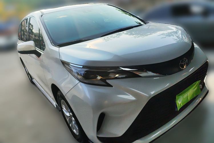 Used Toyota Granvia 2024 2.5L Hybrid Comfort Edition
