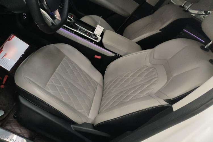 Used JETOUR X70 2023 Zhuge 2.0T DCT Kongming 5-Seater