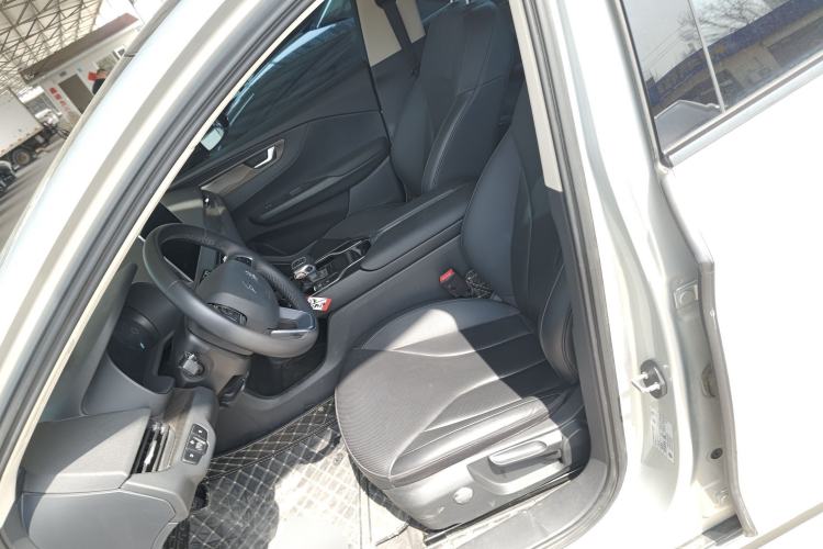 Used Hongqi E-QM5 2022 431 km Charge & Enjoy Edition Left Front Seat