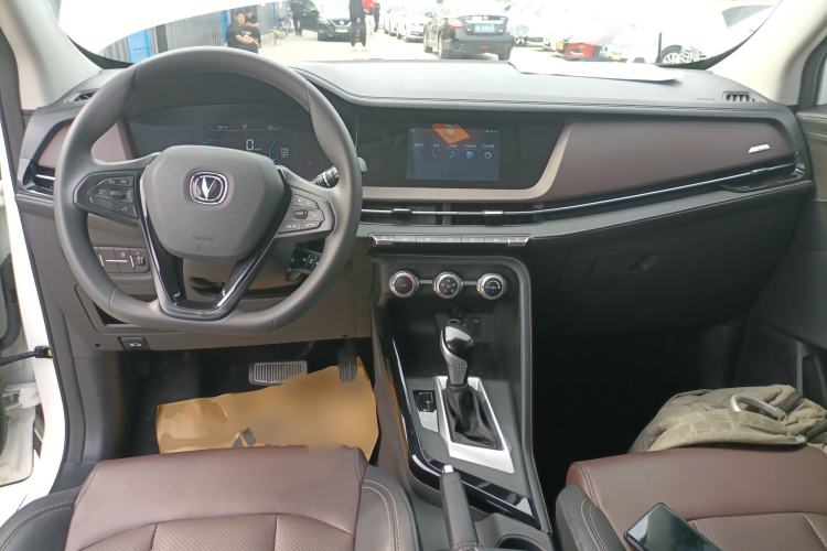 Used CHANGAN CS15 2019 1.5L Automatic Entry Model China VI Standard Center Console