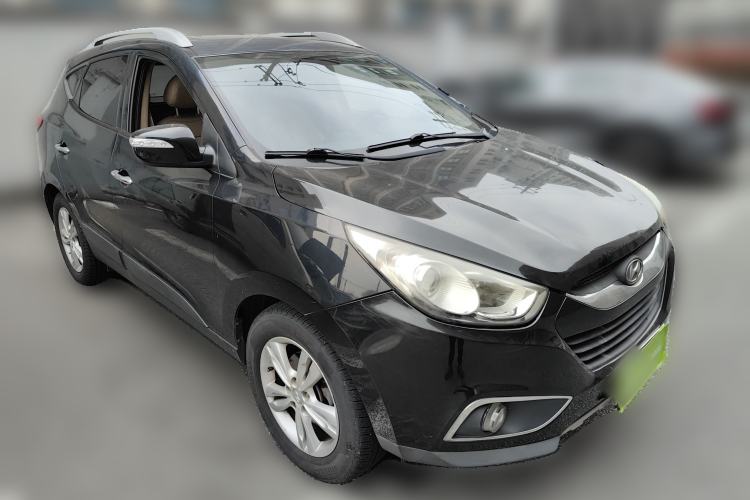 Used Hyundai ix35 2010 2.0L Automatic Two-Wheel Drive Elite Edition GLS Front Right 45 Deg