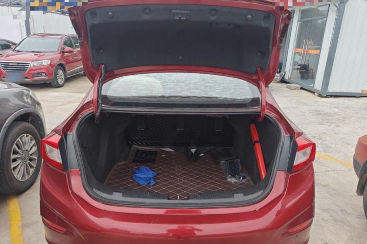 Used Chevrolet Cruze 2017 1.5L Automatic Pioneer Sunroof Edition Trunk