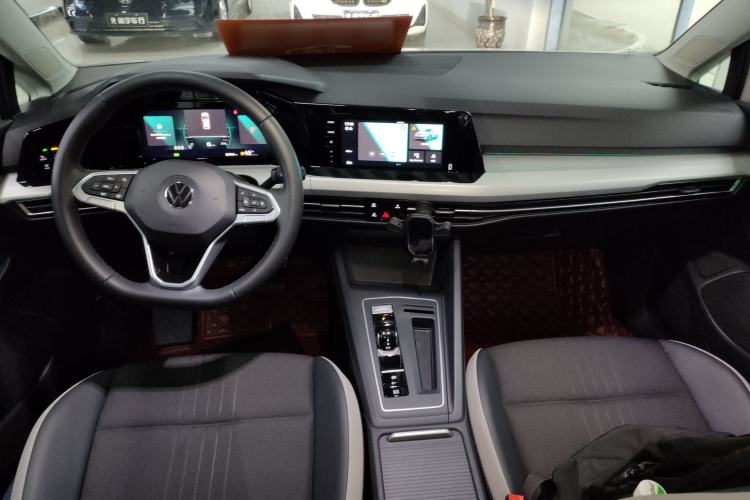 Used Volkswagen Golf 2023 Facelift 280TSI DSG Pro
