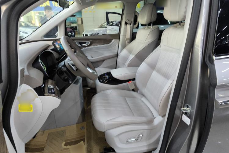 Used Roewe iMAX8 2023 400TGI Elite Edition
