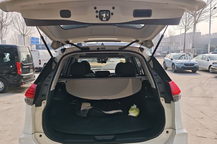 Used Nissan X-Trail 2023 Classic 2.0L Two-Wheel Drive Smart Connect Premium Edition
